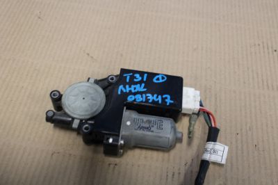 Моторчик люка для Nissan X-Trail T31 2007-2014