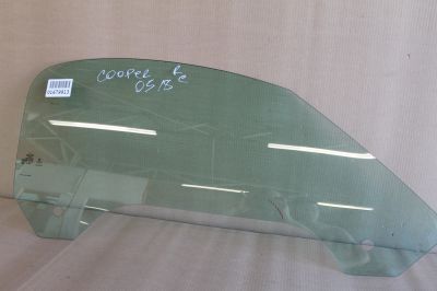 Стекло двери передней правой для Mini R58 2011-2015