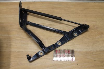 Петля крышки багажника правая для Jaguar XJ X350 X358 2003-2009