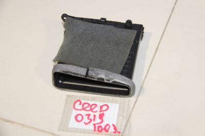 Дефлектор воздушный центральный для KIA Ceed 2012-2018