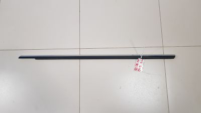 Молдинг стекла передней левой двери для Peugeot 5008 2009-2016