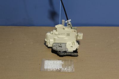 Замок двери задней правой для Volkswagen Touareg 2010-2018