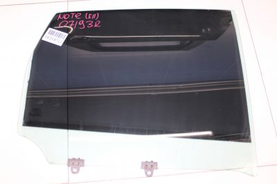 Стекло двери задней правой для Nissan Note E11 2005-2013