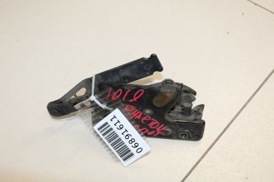 Крючок капота для Volkswagen Phaeton 2002-2016