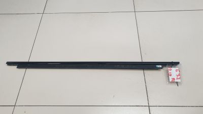 Молдинг стекла передней левой двери для BMW 6 G32 Grand Coupe 2017-