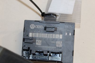 Блок комфорта задней правой двери для Audi Q7 4L 2005-2015