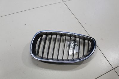 Решетка радиатора левая для BMW 5 E60 2002-2010