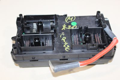 Блок предохранителей подкапотный для Opel Insignia 2008-2017