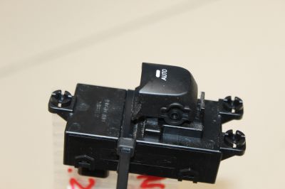 Кнопка стеклоподъемника для KIA Venga 2009-2018