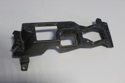 Кронштейн фары противотуманной правой для Land Rover Range Rover 2012-