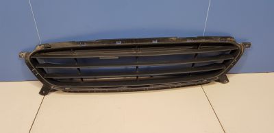 Решётка в бампер центральная для Hyundai Solaris 2010-2017