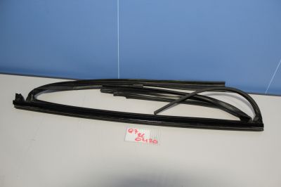 Уплотнитель стекла двери задний левый для Audi Q7 4M 2015-