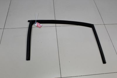 Уплотнитель стекла двери задний левый для Mercedes S-klasse W221 2005-2013