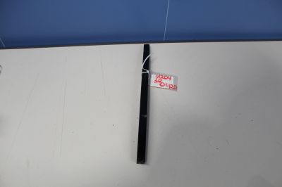 Направляющая стекла задней правой двери для Mercedes C-klasse W204 2007-2015