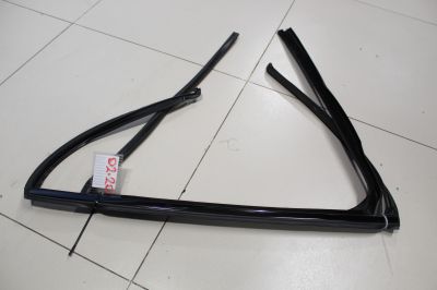 Уплотнитель стекла двери задний левый для BMW X5 F15 2013-2018