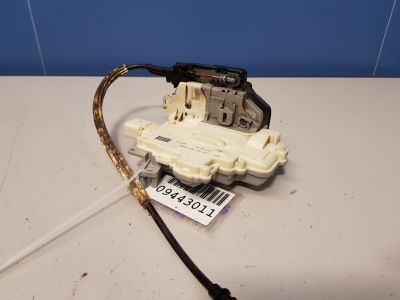 Замок двери передней правой для Volkswagen Passat B7 2011-2015