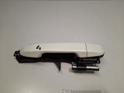 Ручка двери нaружная правая передняя для Toyota Yaris 2011-2017