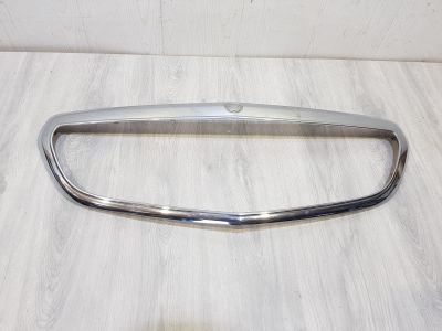 Молдинг решётки радиатора для Mercedes E-klasse W212 2009-2016