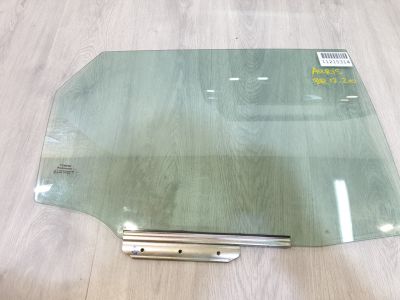 Стекло двери задней правой для Toyota Auris E18 2012-2018