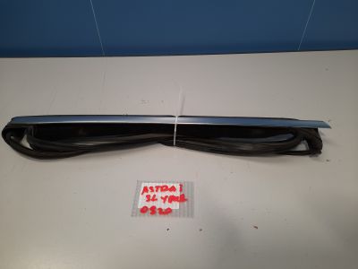 Направляющая стекла задней левой двери для Opel Astra J 2009-2017