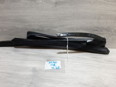 Уплотнитель стекла двери передней правый для Volvo XC70 Cross Country 2007-2016