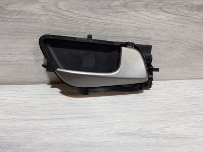 Ручка двери внутренняя правая для Hyundai i20 2015-2020