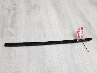 Уплотнитель стекла двери задний правый для Opel Corsa D 2006-2015