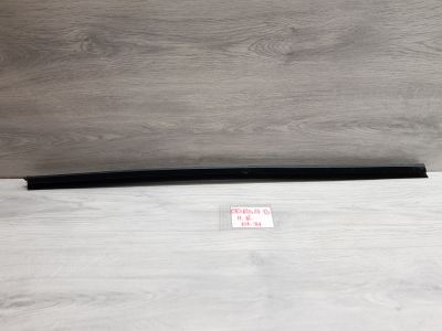 Уплотнитель стекла передней правой двери для Opel Corsa D 2006-2015