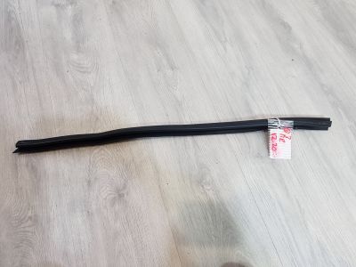 Накладка стекла передней правой двери для Audi Q3 8U 2012-2018