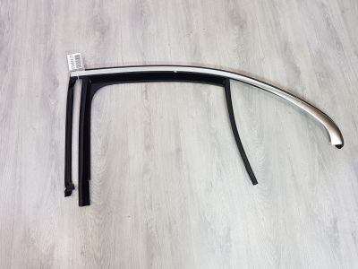 Уплотнитель стекла двери задний левый для Mercedes C-klasse W205 2014-