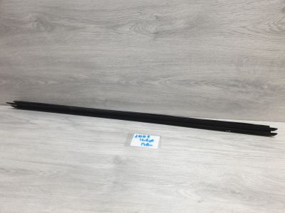 Накладка стекла передней правой двери для Chrysler 300C 2004-2010