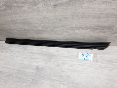 Накладка стекла передней правой двери для Mercedes E-klasse W212 2009-2016