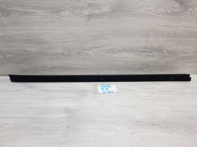 Накладка стекла передней правой двери для Peugeot 508 2010-2018