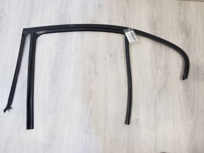 Направляющая стекла задней левой двери для BMW 3 F30 2011-2018