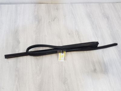 Уплотнитель стекла двери задний правый для Toyota Hilux 2005-2015