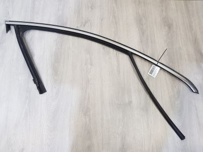 Уплотнитель стекла передней правой двери для Peugeot 508 2010-2018