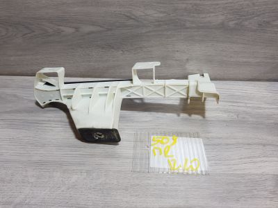 Направляющая стекла передней правой двери для Peugeot 508 2010-2018