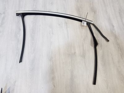 Уплотнитель стекла передней правой двери для Opel Astra J 2009-2017