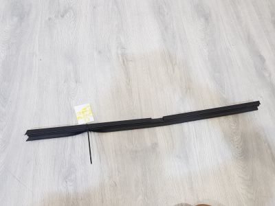 Накладка стекла передней правой двери для Volvo V70 2007-2016