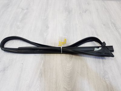 Уплотнитель стекла двери передней правый для BMW 5 F10 2009-2017