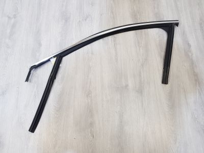 Уплотнитель стекла передней левой двери для Volvo V40 (V40 Cross Country) 2012-