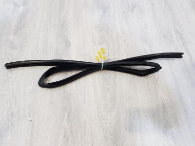 Уплотнитель стекла двери задний правый для Land Rover Range Rover Sport 2005-2012