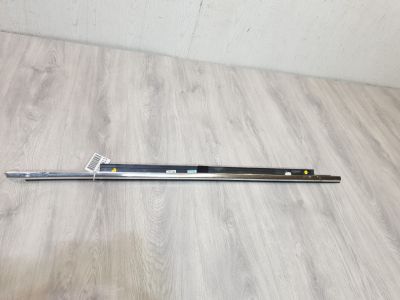 Молдинг стекла передней правой двери для Audi Q3 8U 2012-2018