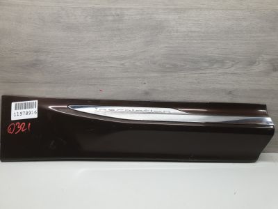 Молдинг двери правый задний для Volvo XC60 2017-