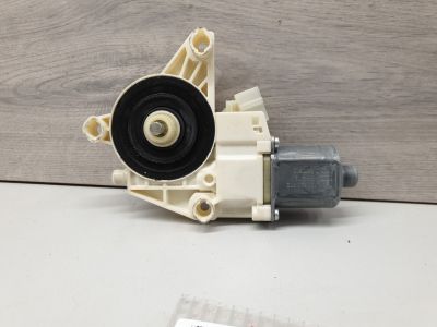 Моторчик стеклоподъёмника передний левый для Mercedes C-klasse W204 2007-2015