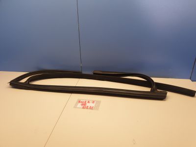 Уплотнитель стекла двери задний правый для Ford Kuga 2012-2019