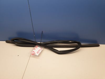 Уплотнитель стекла двери задний левый для Toyota Avensis T27 2008-2018