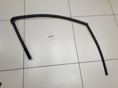 Уплотнитель стекла передней левой двери для Nissan Qashqai J10 2006-2014