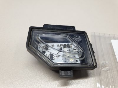 Плафон подсветки в зеркало левое для Volkswagen Touareg 2018-