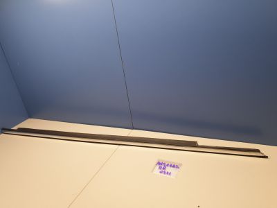 Молдинг стекла передней правой двери для Maserati Quattroporte 5 2003-2012